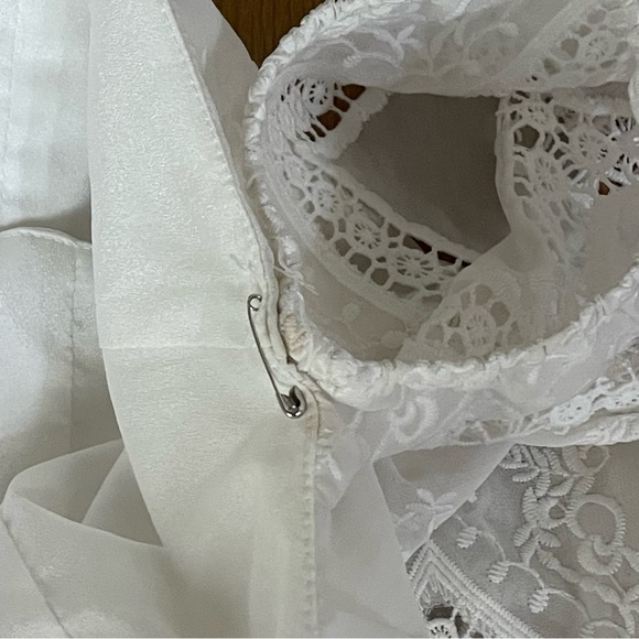 Lucy Paris White Lace Off-the-Shoulder Bustier Top Women’s Size S Eyelet Coastal - Picture 6 of 10